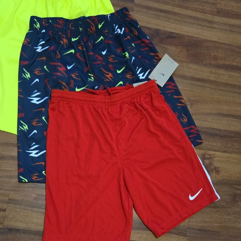 BUNDLE LOTS Variety Nike UNDER AMOUR  Athletic Shorts BOYS LARGE NEW - Picture 5 of 17